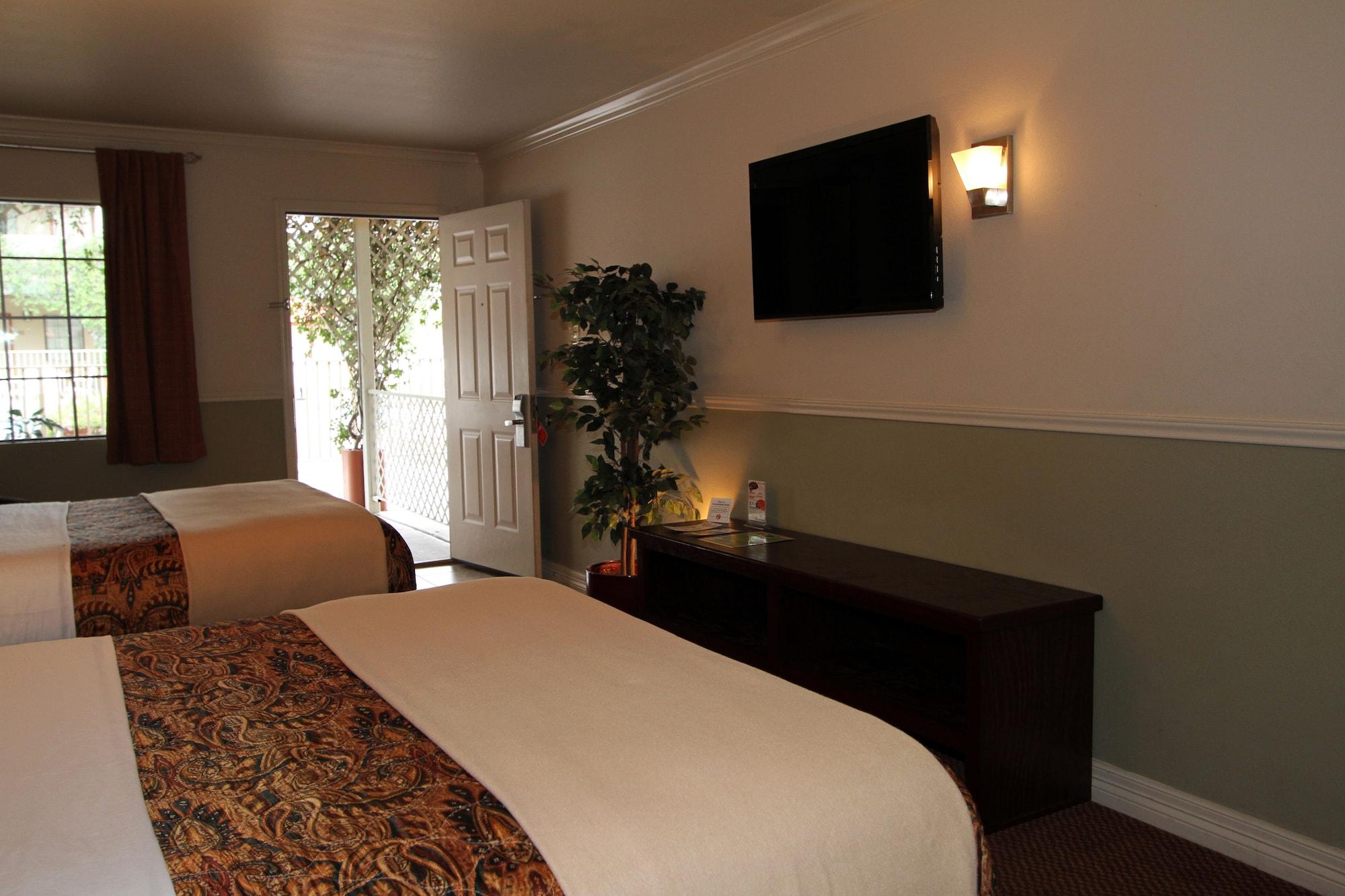 Family Garden Inn & Suites Laredo Exterior foto
