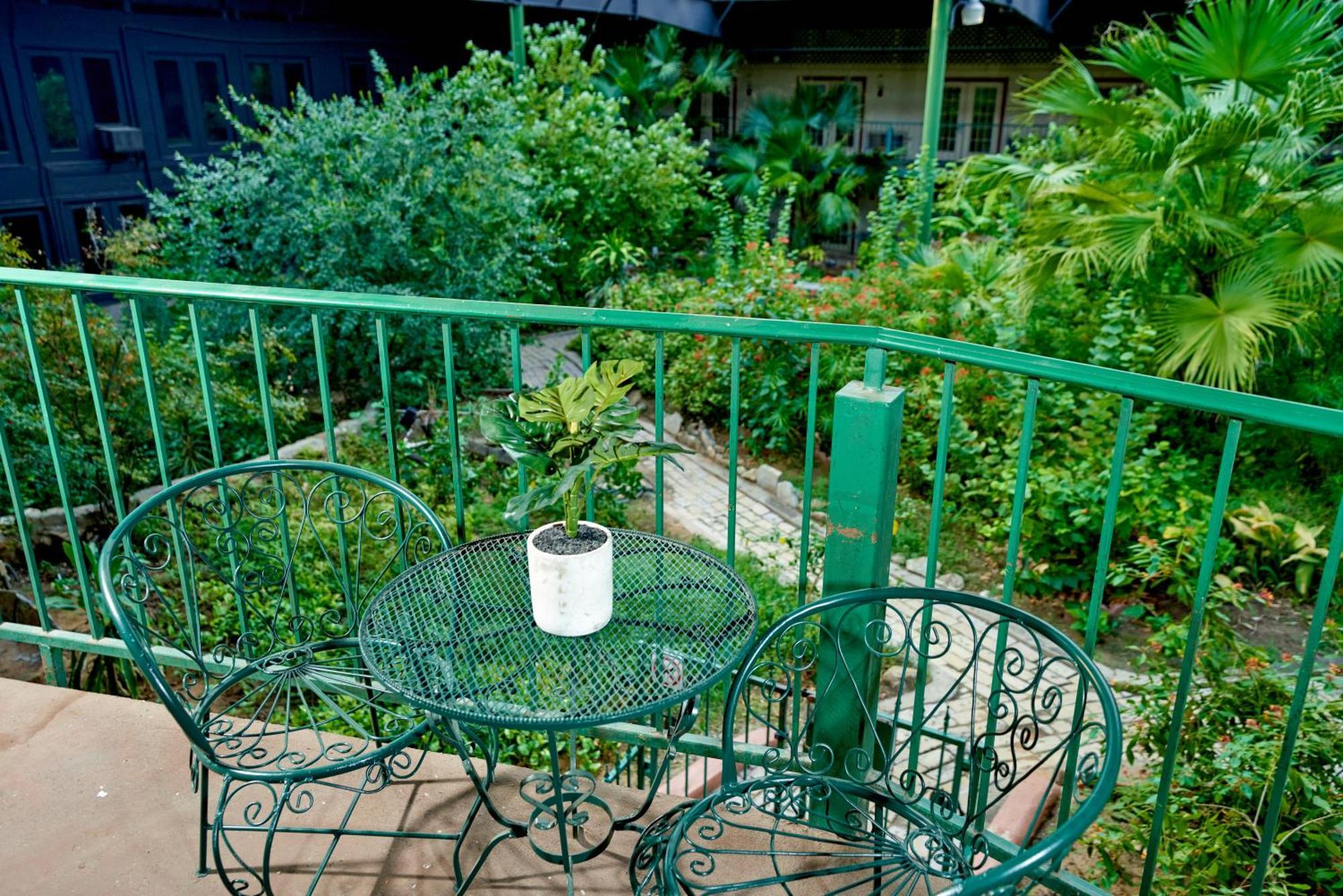 Family Garden Inn & Suites Laredo Exterior foto