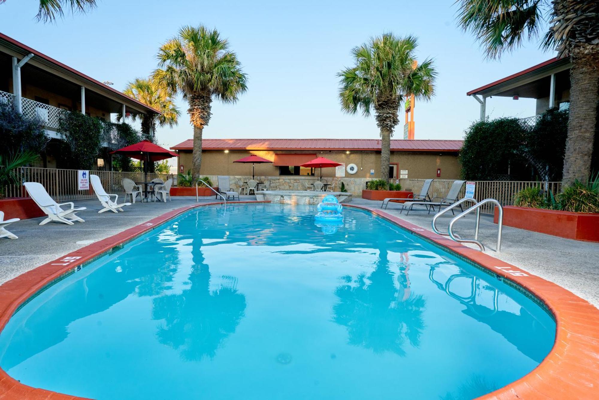 Family Garden Inn & Suites Laredo Exterior foto